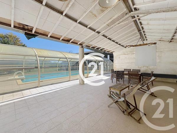 Maison à vendre  10 pièces - 308 m 2   LOUZAC ST ANDRE  - 16