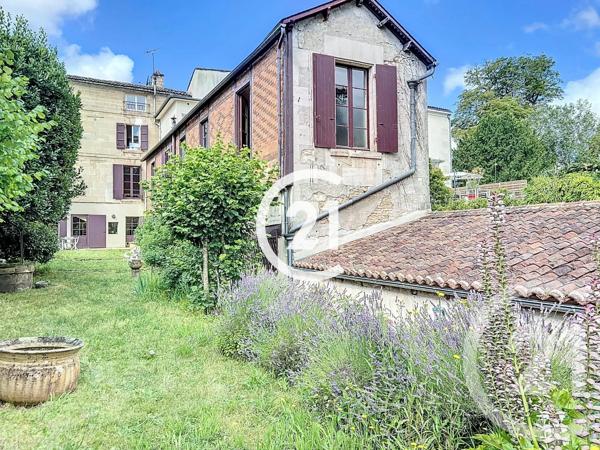 Maison à vendre  10 pièces - 308 m 2   LOUZAC ST ANDRE  - 16