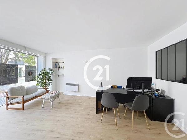 Maison à vendre  10 pièces - 308 m 2   LOUZAC ST ANDRE  - 16