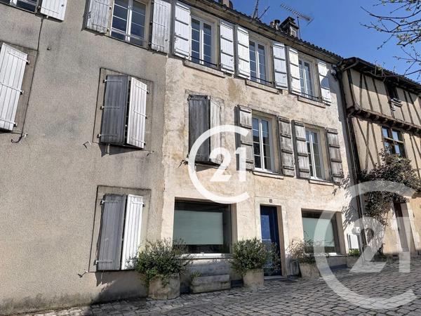 Maison à vendre  10 pièces - 308 m 2   LOUZAC ST ANDRE  - 16