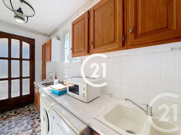 Maison à vendre  10 pièces - 308 m 2   LOUZAC ST ANDRE  - 16