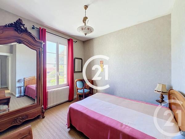 Maison à vendre  10 pièces - 308 m 2   LOUZAC ST ANDRE  - 16