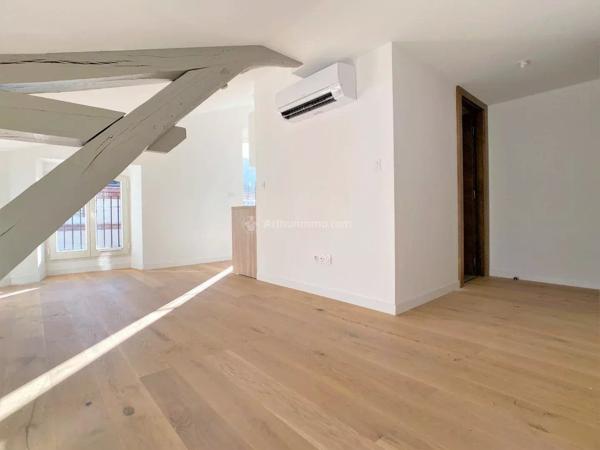 Location                                                      Appartement
                        
                     1 pièces                      17 m2                     à Albi