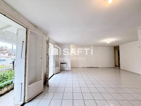 SAINT LAURENT DE LA SALANQUE MAISON  T3, 2 FACES, A RENOVER ,EXTERIEUR,GARAGE ET PLACES DE PARKING