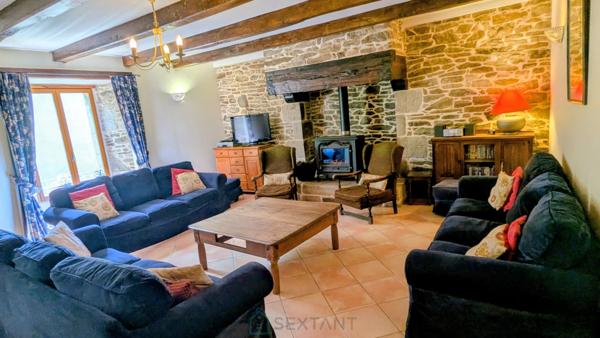 Grande maison en pierres de 265 m² – 8 chambres – Fort potentiel d’accueil – Idéal gîte ou grande famille