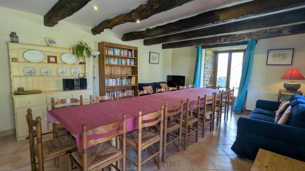 Grande maison en pierres de 265 m² – 8 chambres – Fort potentiel d’accueil – Idéal gîte ou grande famille