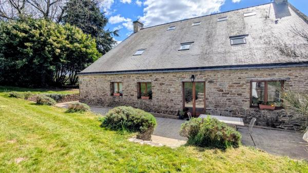 Grande maison en pierres de 265 m² – 8 chambres – Fort potentiel d’accueil – Idéal gîte ou grande famille