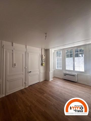 ROUEN PROCHE DE LA GARE - F1 meublé de 21,30 m²