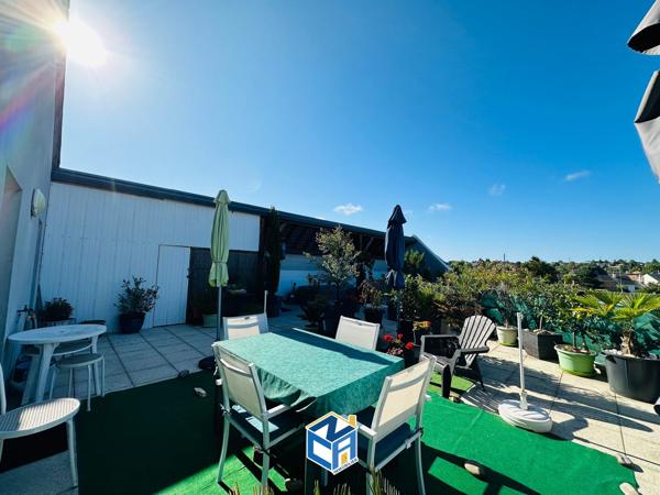 APPARTEMENT T3 DERNIER ÉTAGE AVEC TERRASSE DE 80M2 ET PLACE DE PARKING EN SOUS-SOL