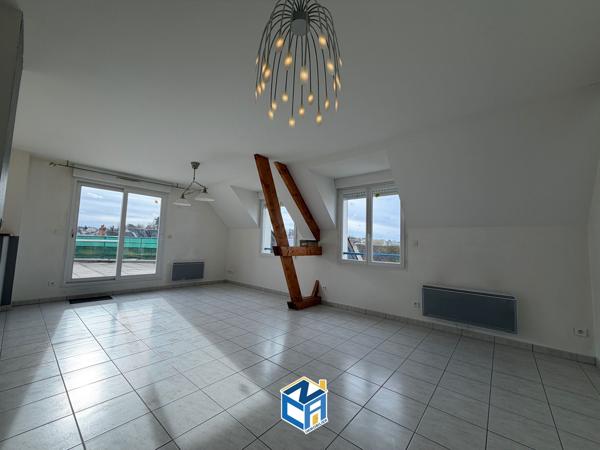 APPARTEMENT T3 DERNIER ÉTAGE AVEC TERRASSE DE 80M2 ET PLACE DE PARKING EN SOUS-SOL