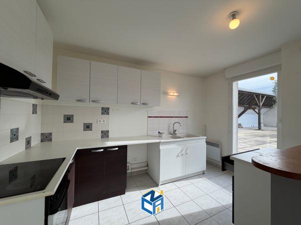 APPARTEMENT T3 DERNIER ÉTAGE AVEC TERRASSE DE 80M2 ET PLACE DE PARKING EN SOUS-SOL