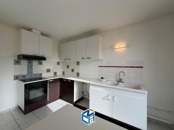APPARTEMENT T3 DERNIER ÉTAGE AVEC TERRASSE DE 80M2 ET PLACE DE PARKING EN SOUS-SOL