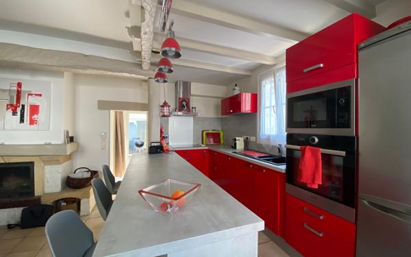 Maison à vendre    5 pièces •  Rochefort