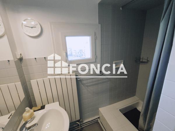 Location Appartement meublé 3 pièces 58.11 m² - 12 SQUARE DES FUSILLES Grenoble 38000