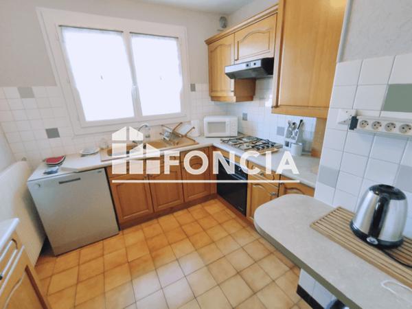 Location Appartement meublé 3 pièces 58.11 m² - 12 SQUARE DES FUSILLES Grenoble 38000