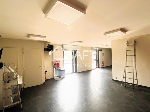 CASTRES, Local commercial à vendre en zone commerciale.