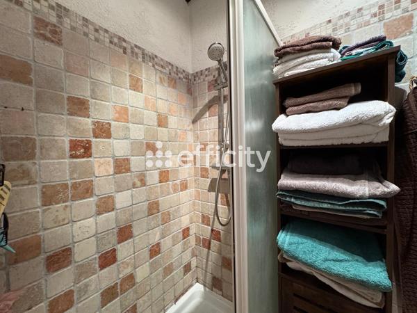 Maison
         3 pièces
        - 81 m² 278 000 € *