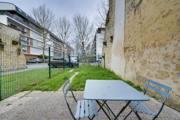 T2 traversant 50 m² avec parking Quais des Chartrons
