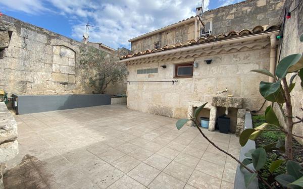 Maison à louer    3 pièces •  Redessan