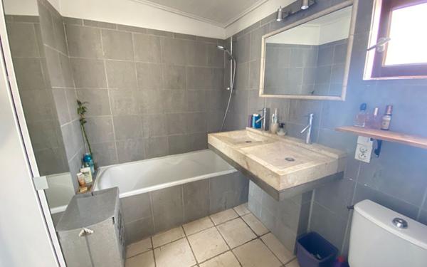 Maison à louer    3 pièces •  Redessan