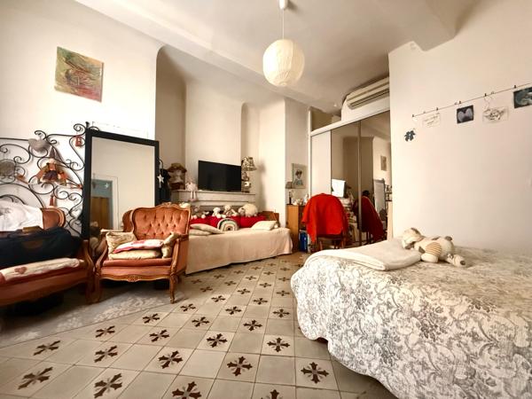 Lodève (34700) EXCLUSIVITÉ – IMMEUBLE DE CARACTÈRE – LODÈVE