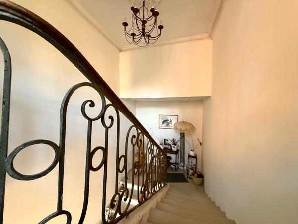 Lodève (34700) EXCLUSIVITÉ – IMMEUBLE DE CARACTÈRE – LODÈVE