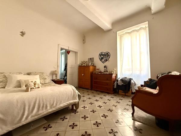 Lodève (34700) EXCLUSIVITÉ – IMMEUBLE DE CARACTÈRE – LODÈVE