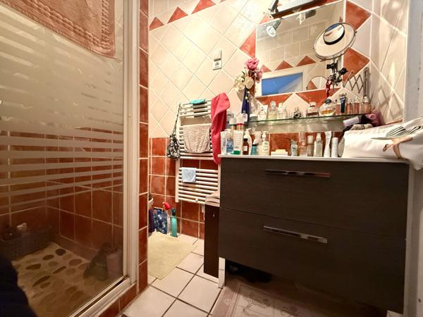 Lodève (34700) EXCLUSIVITÉ – IMMEUBLE DE CARACTÈRE – LODÈVE