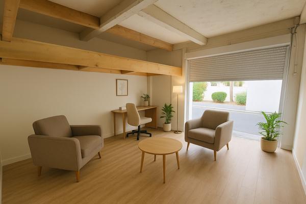 SAINT CYPRIEN PATTE D'OIE Garage de 28m² avec potentiel de transformation en local professionnel