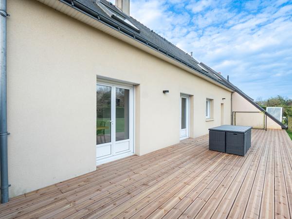 Maison limite ANGERS et SAINT BARTHELEMY D'ANJOU de 7 pièces avec 5 chambres, 147 m² habitables avec jardin et garage !