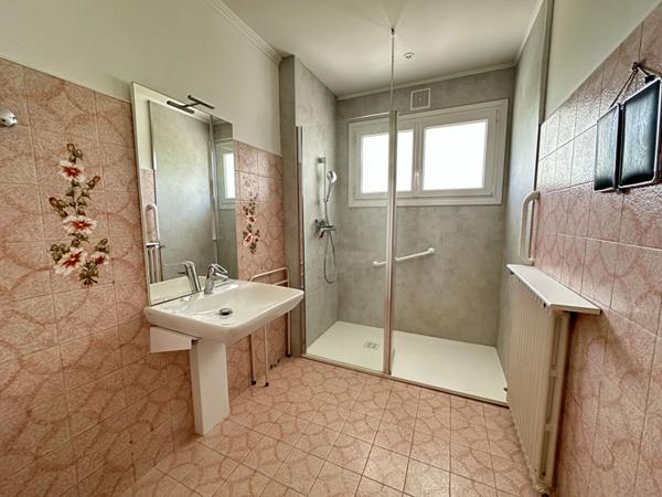Maison à vendre à AIZENAY - 117m² avec 2000 m² de terrain, proche du centre