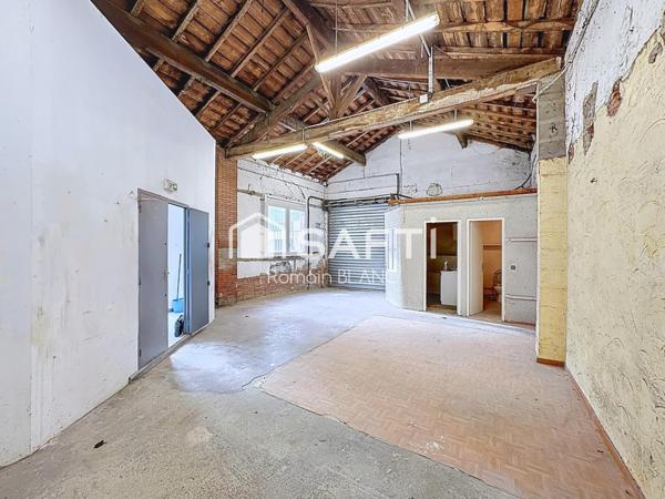 Local d’activité 300 m² avec bureau et extérieur – Toulouse