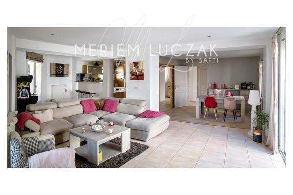 Magnifique Maison Ancienne Atypique au Charme Inégalé - Aucun Travaux à Prévoir