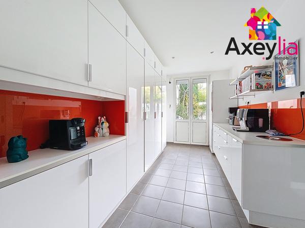 Roanne (42300) A VENDRE - ROANNE - MAISON AVEC TERRASSE, PISCINE ET GARAGE