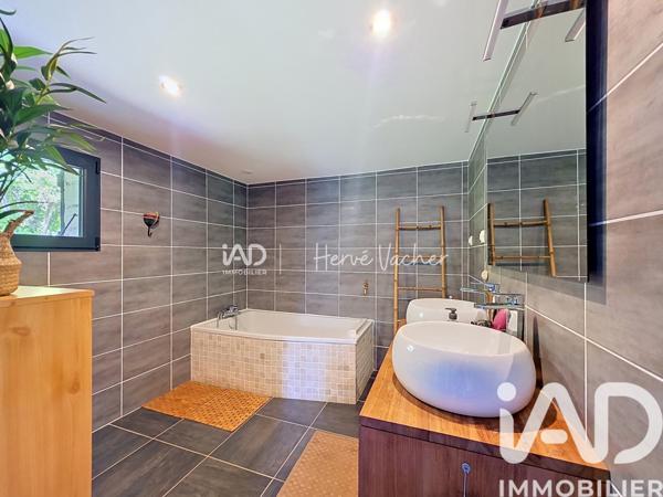Maison à vendre 4 pièces 155,23 m² Jayat