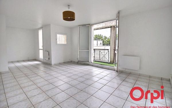 Appartement à vendre    5 pièces • 92,88 m2 Montigny-le-Bretonneux