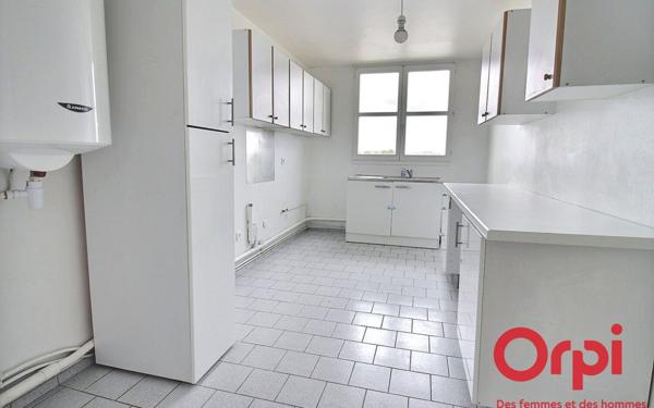 Appartement à vendre    5 pièces • 92,88 m2 Montigny-le-Bretonneux