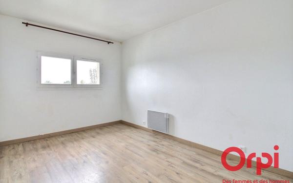 Appartement à vendre    5 pièces • 92,88 m2 Montigny-le-Bretonneux