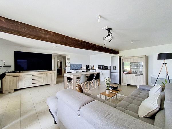 A vendre, maison de plain-pied de 80m2, trois chambres avec un terrain de plus de 1300m2