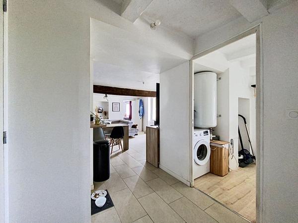 A vendre, maison de plain-pied de 80m2, trois chambres avec un terrain de plus de 1300m2