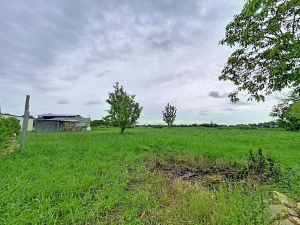 A vendre, maison de plain-pied de 80m2, trois chambres avec un terrain de plus de 1300m2
