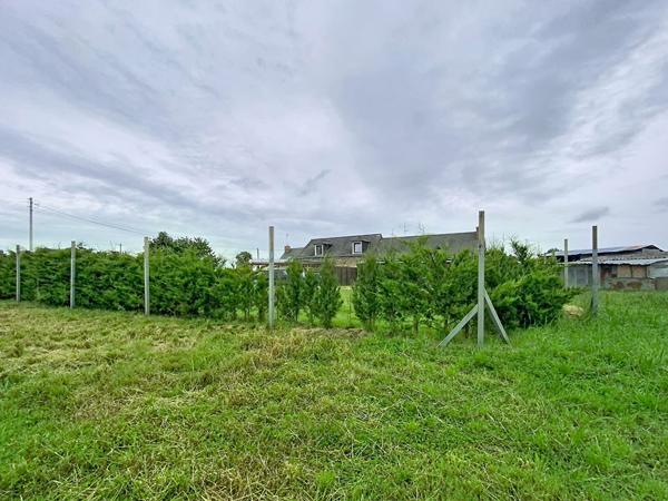 A vendre, maison de plain-pied de 80m2, trois chambres avec un terrain de plus de 1300m2