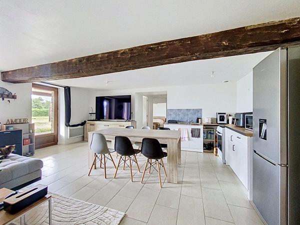 A vendre, maison de plain-pied de 80m2, trois chambres avec un terrain de plus de 1300m2