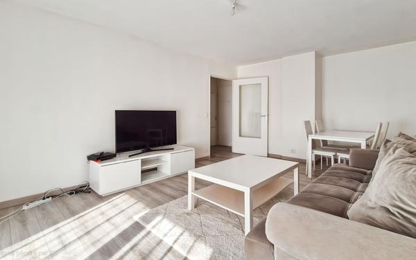 Appartement à vendre    2 pièces • 45 m2 Cergy