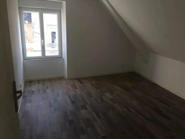 MMEUBLE DE RAPPORT MIXTE LOUÉ CENTRE COMMERCE ET APPARTE