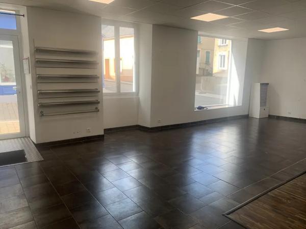 MMEUBLE DE RAPPORT MIXTE LOUÉ CENTRE COMMERCE ET APPARTE