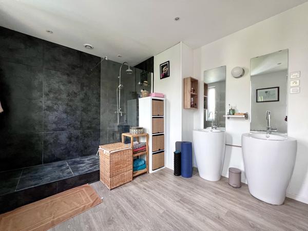 Maison 7 pièce(s) 5 chambre(s) 200.81 m²