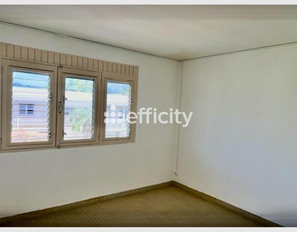 Maison
         4 pièces
        - 114 m² Exclusivité 180 000 € *