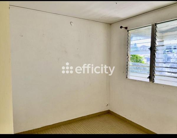 Maison
         4 pièces
        - 114 m² Exclusivité 180 000 € *