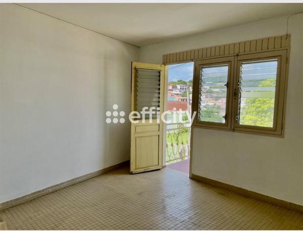 Maison
         4 pièces
        - 114 m² Exclusivité 180 000 € *
